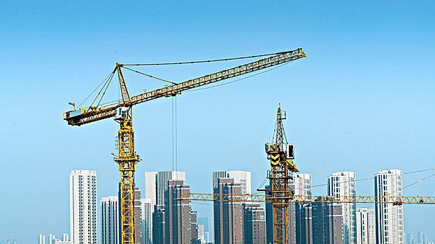 塔吊 建筑工地的鋼鐵脊梁與設計素材新風尚